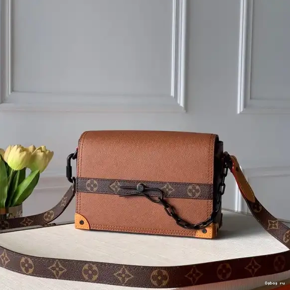 SOFT LOUIS TRUNK VUITTON 0421